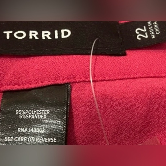 Torrid Wide Leg Studio Crepe Shorts in Pink Peacock Color Size 22 NWT - Picture 7 of 8